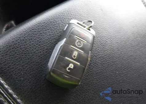 2019 Ram 1500 Big Horn/Lone Star 4X4 5'7 Box из США, поврежденный, VIN 1C6RRFFG2KN696717